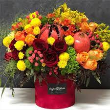 Whether you want to say i love you, i care for you, or i am sorry, our jlf signature rose boxes will convey your message to the recipient perfectly. Pomegranate Box Flower Delivery Las Vegas Nv Vegas Rose Flowers Llc