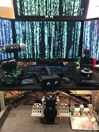 Elite dangerous has very good integration with the oculus rift thanks to its cockpit view only gameplay philosophy. Malic Vr On Twitter Current Setup For Elitedangerous