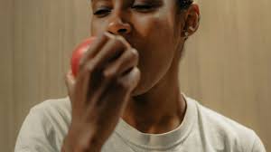 6 Healthy Snacking Habits Nutritionists Recommend