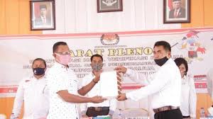 Bupati terpilih sabu raijua, marthen dira tome memberi restu dan dukungan kepada gloria angelica radja gah yang mewakili provinsi ntt dalam pemilihan putri indonesia 2016. Paket Trg Hegi Raih Tiket Bertarung Di Pilkada Sabu Raijua Pos Kupang