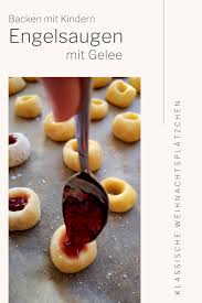 Einfach Weihnachtsplatzchen Mit Kindern Backen Das Bedarf Etwas An Vorbereitung Gute Nerven Und Ein Ein Backen Mit Kindern Lebensmittel Essen Engelsaugen