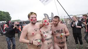 GREAT BOYS AND GIRL NAKED IN ROSKILDE - ThisVid.com на русском