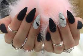 To spice up the nail polishes, beginners can start with painting some vertical lines and horizontal lines. 25 Dark Stylish Nail Art Designs Patterns You Will Love Odpot