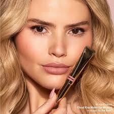 Amazon.com: ICONIC LONDON Cloud Kiss Matte Lip Mousse