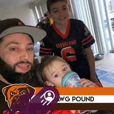 Who can set 30 fence poles for me?