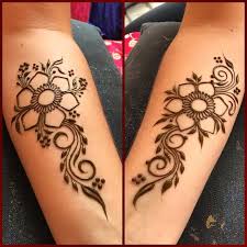 Instagram Photo By Rebecca Freedner Jun 23 2015 At 2 50pm Utc Simple Henna Tattoo Henna Tattoo Designs Mehndi Designs For Hands