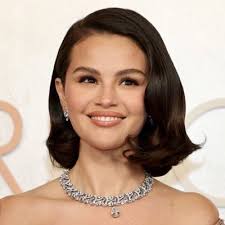 Mona Swift (@MonaSwift3)