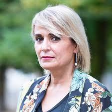 Antonella Viola: «Digiuno 16 ore al giorno e ho detto basta all'alcol, è  cancerogeno»