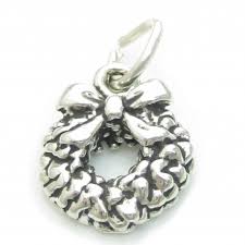 The cool thing about these christmas wreaths is that they are all handmade, which means that somebody had the time to make them with their own hands, so that means that you can do that too! Christmas Wreath Sterling Silver Charm 925 X 1 Xmas Wreaths