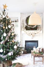 Come And See This Beautiful Neutral Christmas Tree Decoration Yourself Pretty Christmas Decorations Christmas Tree Decorations Diy Christmas Tree Decorations