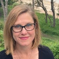 Laura Traeger's Instagram, Twitter & Facebook