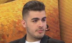 A pocos días de la muerte de diego armando maradona, santiago lara, un joven de la plata que dice ser hijo del ex futbolista, pidió que se exhumaran sus restos para conocer su identidad. Santiago Lara El Supuesto Hijo De Maradona A Los 13 Me Entere Que Podia Ser Hijo De El Revista Paparazzi