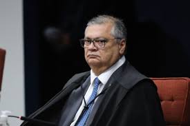 Dino fala em "ecossistema criminoso" de desvio de verba no Maranhão