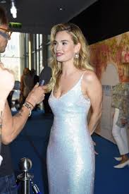 Here we go again throws it back to the fateful summer where donna (meryl streep/lily james) had three flings, any of which might be the one that resulted in sophie (amanda seyfried. Mamma Mia Premiere Lilyjames