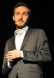 Auf twitter stellte er die sicherheit der stadt in frage. Jan Bohmermann Wikipedia