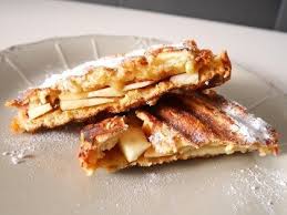 Toast Von Zuckerhut Mit Apfel Eten Apfel Eten Mit Toast Von Zuckerhut Food Snacks Yummy Food