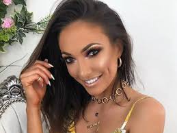 You helped us through so much. Sophie Gradon Death Former Love Island Contestant Dies Aged 32 The Independent The Independent