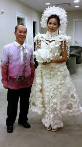 2015 Toilet Paper Wedding Dress Contest Fan Favorite Winner Ronaldo Cruz In 2020 Toilet Paper Wedding Dress Dresses Wedding Paper