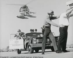 Making An Arrest Los Angeles County Sheriff S Department Vintage Police Car Old Police Cars Police Cars Police