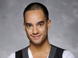 Zijn vriend mick, die bartels via tinder ontmoette, wil graag een hond. Freek Bartels Speelt Carl In Ghost Musicaljournaal