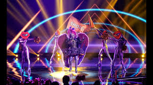 Masked Singer Night Angel Sings Shout Full Performance Youtube