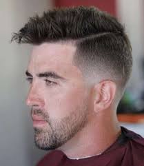 Untuk yang punya rambut pendek di bagian samping, namun dengan bagian atas yang cukup panjang, kamu bisa coba gaya comma hair a la. 40 Ide Model Rambut Pendek Pria Portalmadura Com
