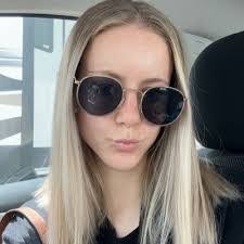 Ciara Carroll's Instagram, Twitter & Facebook