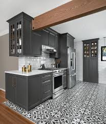 The small apartment dining room comes in a wide range of shapes and combining the dining area with the kitchen is the easiest and best way forward when it comes to small apartments. Small Kitchen And Dining Room Combination Makeovers Aldystalkerz Blogspot Com