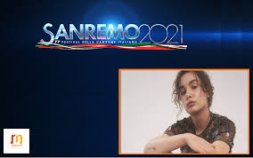 La giovane madame con voce porta sul palco …. 7vuezll1htst3m