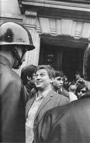 Jusqu'au 28 juillet 2018, une exposition de 300 photos du même auteur commémore le 50e anniversaire des « cinquante ans après, il a poursuivi sa vie, ce crs, dans l'anonymat de l'histoire. Dany Le Rouge Mai 68 French Photographers Photography Emotional Photos