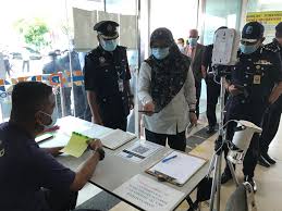 Ketua polis pulau pinang, datuk abdul ghafar rajab berkata, walaupun belum menerima sebarang ancaman. Penang Port Commission Lawatan Kerja Ketua Polis Negeri Pulau Pinang Ke Pelabuhan Pulau Pinang