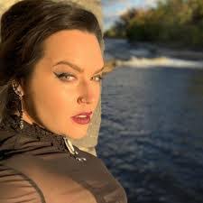 Megan Thames's Instagram, Twitter & Facebook