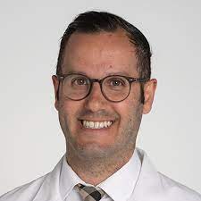 A brasileira também aparece na lista, seguindo e sendo seguida pelo empresário. Michael Chetrit Md Facc American College Of Cardiology