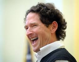 Tim Cusack's Instagram, Twitter & Facebook