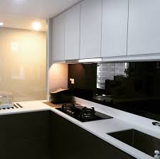 A Glass Backsplash Adds A Different Level Of Elegance Uniqueness And Style To Your Kitchen Besglas Glass Kitchen Countertops Glass Backsplash Glass Kitchen