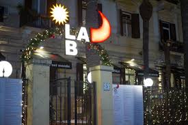 Trova i migliori ristoranti a mergellina, napoli su thefork. Fratelli La Bufala Folla All Inaugurazione Del Ristorante A Mergellina La Repubblica