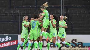 Susann kunkel (hamburg) 16:03 uhr. Frauen Bundesliga Wolfsburg Tabellenfuhrer Nach Sieg Gegen Potsdam Eurosport