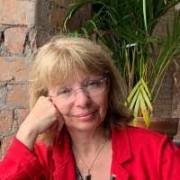 Isabelle Sutherland's Instagram, Twitter & Facebook