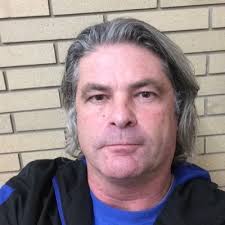 Darwin Holt's Instagram, Twitter & Facebook