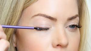 Ready to give a diy eyelash growth serum a try? Diy Simple Eyelash Growth Serum For Long Beautiful Eyelashes