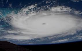 Din aceasta cauza a fost deja declarata starea de necesitate pe tot statul florida. Video Uraganul Dorian A Lovit Bahamas Imagini Din Satelit Cu Deplasarea Live A Furtunii