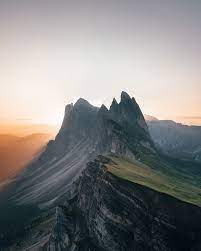 La montagne seceda (2 500 m) située dans le val gardena fait des parties des étapes incontournables lors d'un road trip dans les dolomites, la vue y est tout simplement magnifique. Seceda Italien Geo