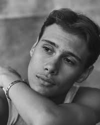 Eli Clarke (@eli.cclarke) • Instagram photos and videos