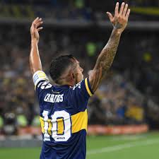 Carlos tevez no atraviesa su mejor momento y está aprovechando estos días para meditar seriamente su futuro. Carlos Tevez Firma Contrato Y Seguira Otro Ano En Boca Juniors