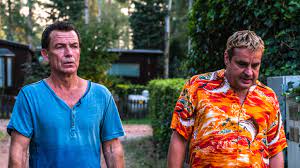 His voice has been described as an elegant, seductive croon. Ferry Is De Film Waar Fans Van Undercover Op Wachten Review