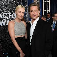 Charlize theron is a south african and american actress and producer. Charlize Theron Sie Postet Das Oscar Selfie 2020 Gala De