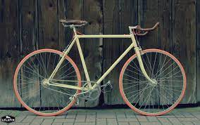 vintage bikes restored and customized by hand gessato bike restoration vintage bikes fixie bike