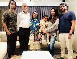 Whether, he is out with family or getting his. New Pics Our Hero Shaheer N Sheikh With Shaheer Sheikh Birdies Facebook