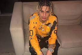 It is a fashion that is considered as not conforming to, and rebelling against, the japanese standards of its society, at the time when women were expected to be housewives, and fit asian beauty standards of pale skin and. White Rapper Skinnyfromthe9 Got Beat Up By Nba Youngboy White Rapper White Rapper With Braids Braids Pictures