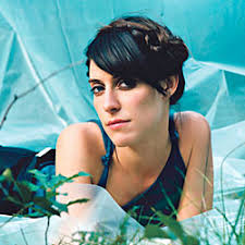 Die kanadierin leslie feist ist fünf oder sechs jahre alt, als sie erstmals in einem schulchor singt. Toronto S Top 50 Rock Songs Of All Time Trnto Com